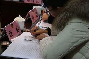 和吃瓜群众讨论的话,揭秘娱乐圈背后的真相与八卦