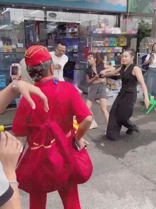 大妈就是吃瓜群众吗,吃瓜群众的缩影与变迁